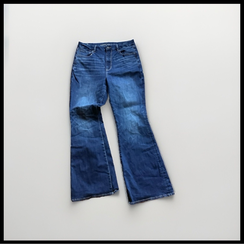 American Eagle Size 12 super hi rise curvy flared jeans